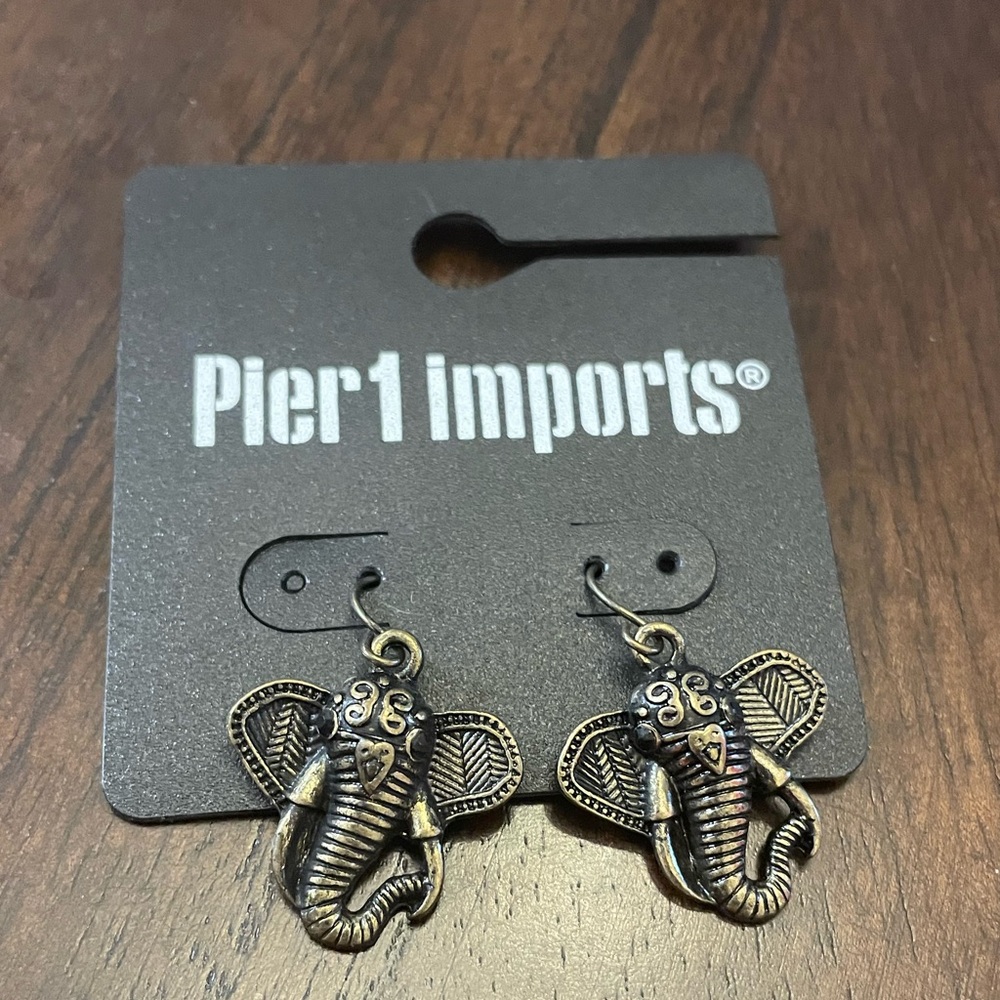 NWT Pier 1 Dangling Pierced Elephant Trunk Earrings W/Awesome Intricate Details